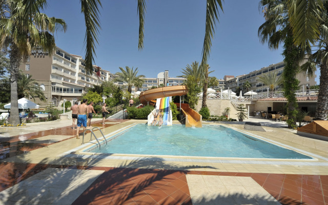Seaden Corolla Hotel