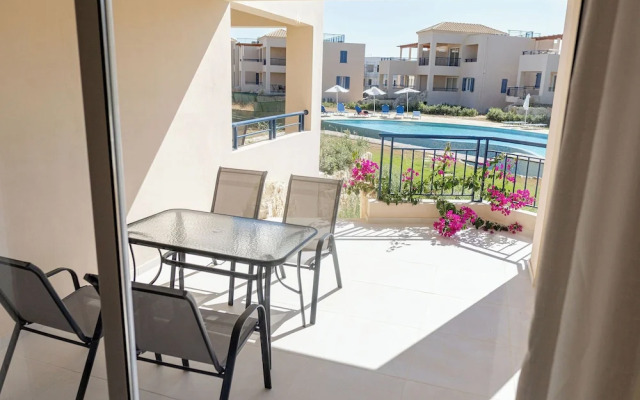 Phaedrus Living: Seaside Thalassa Cretan 102