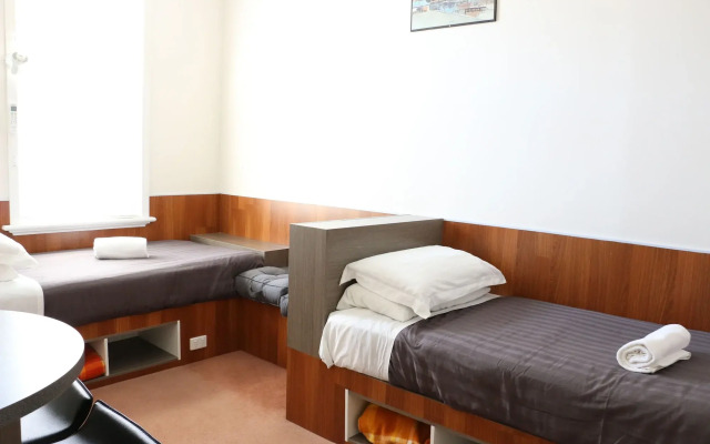 Hobart Tower Motel