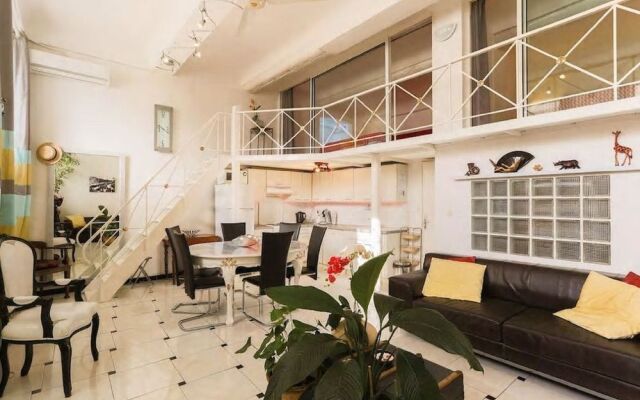 Condo Nice