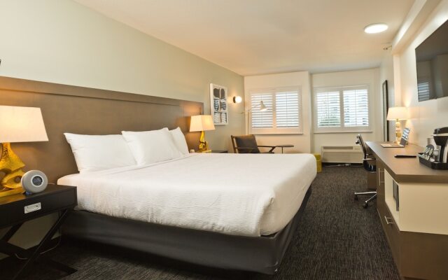 Best Western Crestview Hotel & Suites