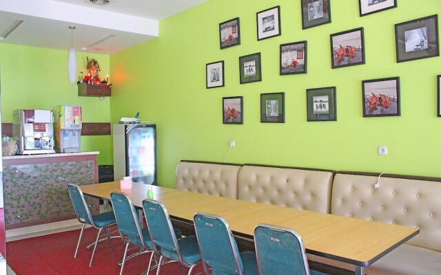 Zen Rooms Rujia Pecenongan