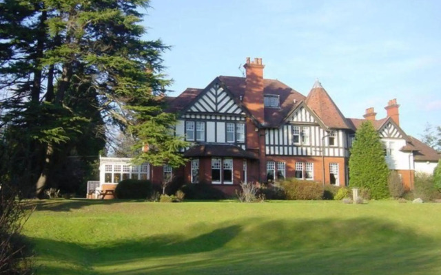 OYO Dunmar House Hotel
