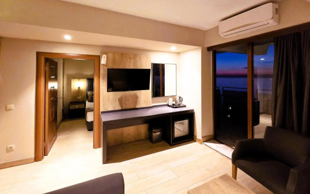 ASHTAL beach HOTEL 17\04