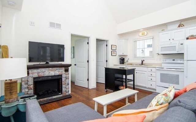 Captain`s Quarters - 179 Leeward Way, Cottage #6