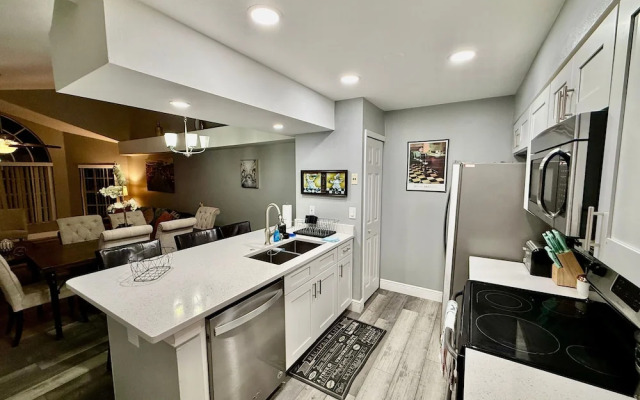 Grand Laguna 3BR Penthouse Near Universal Parks
