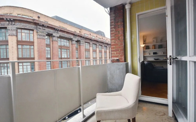 Hans Crescent Apartment