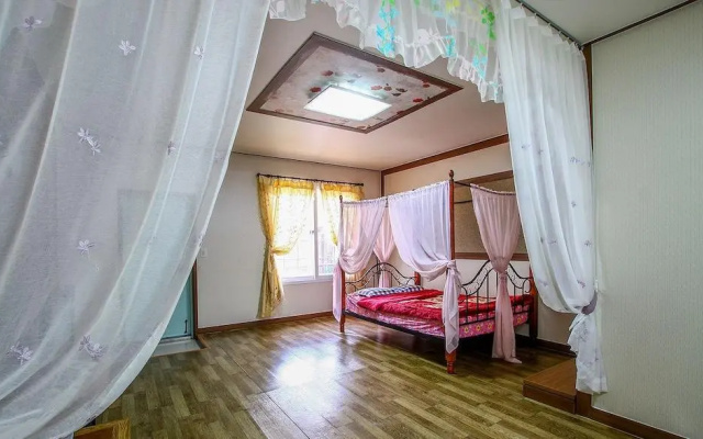 Eurwangrini Sea & Star House Pension