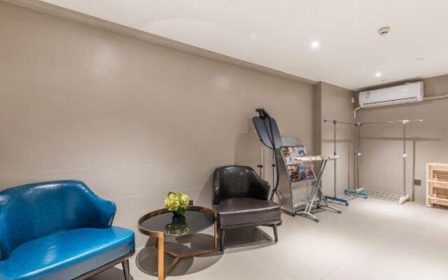 Home Inn Selected(Shanghai North Sichuan Road Baoshan Road subway station store)