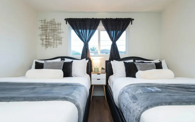 Wonderful 2-BR Apt Near Dodger