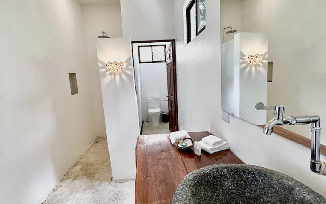 Akua Ocean View Suites