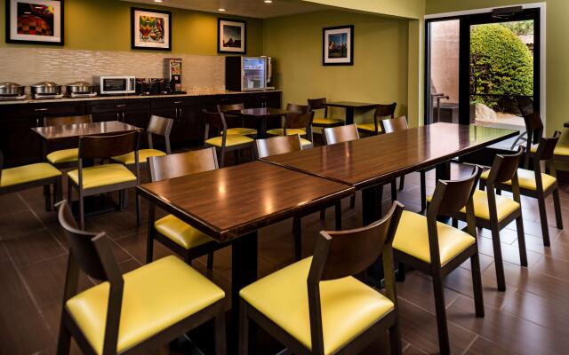 Best Western Airport Albuquerque Innsuites Hotel & Suites