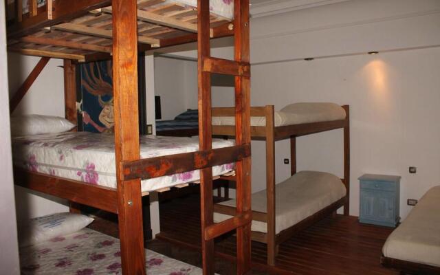 Zeppelin Art Hostel