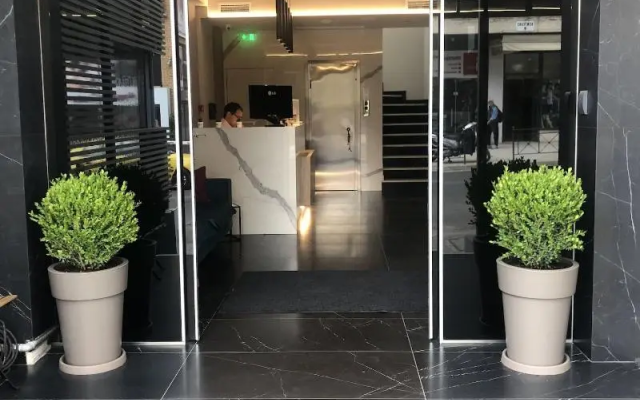 Chroma Fashion Rooms & Apartments