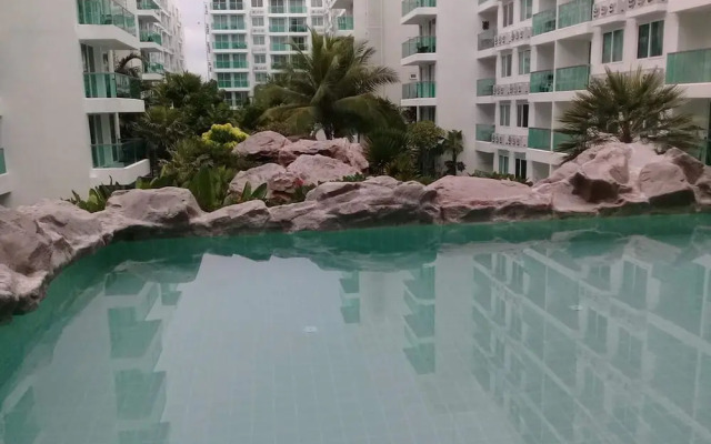 Amazon Residence Pattaya Sunny Rentals