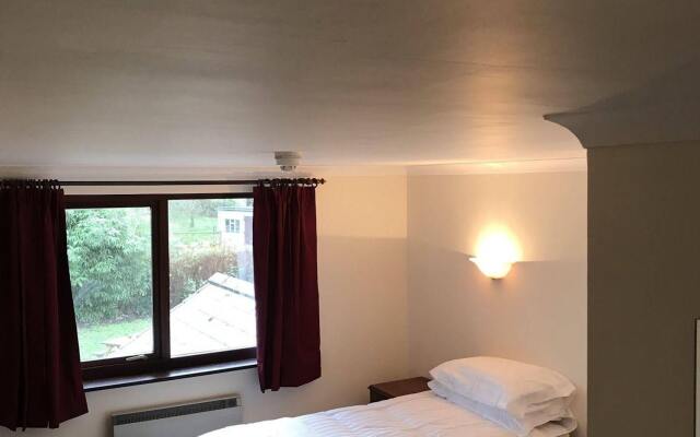 Trewern Arms Hotel