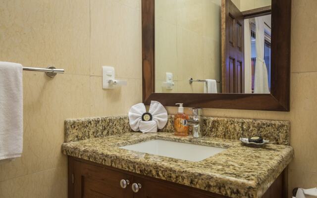 La Buena Vida Suites - Adults Only