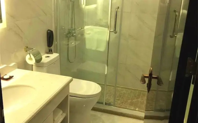 Pullanoman Holiday Inn