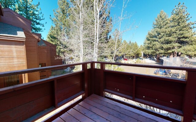 Winterset Woodland - Near Hike & Bike Trails!