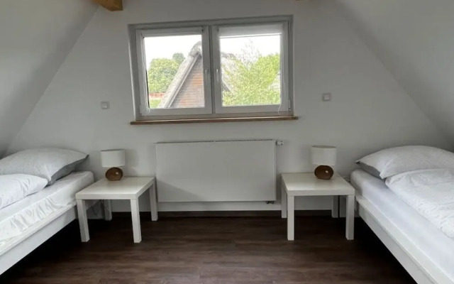 Schaal Lake Paradise