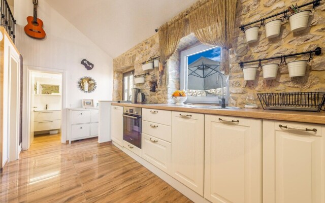 Amazing Home in Zaton With 1 Bedrooms and Wifi