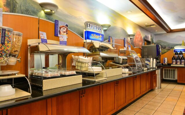 Holiday Inn Express Vancouver North - Salmon Creek by IHG