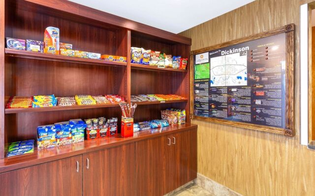 La Quinta Inn & Suites by Wyndham Dickinson