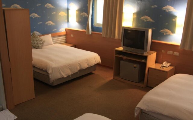 Manbo Holiday Hotel