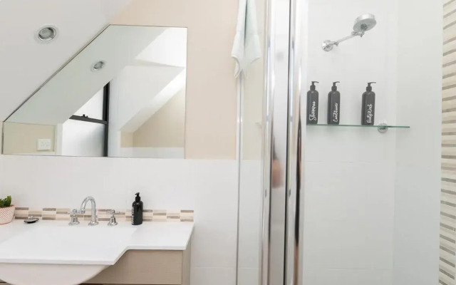 Phillip Villa, Modern & Fresh, Close to Town, Free Wifi