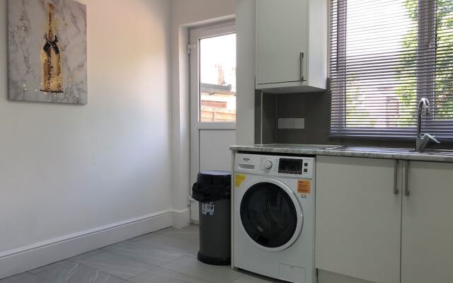 Immaculate 3-bed House in Nottingham