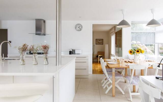 Secluded Rural Retreat Close to Beach - Sleeps 12