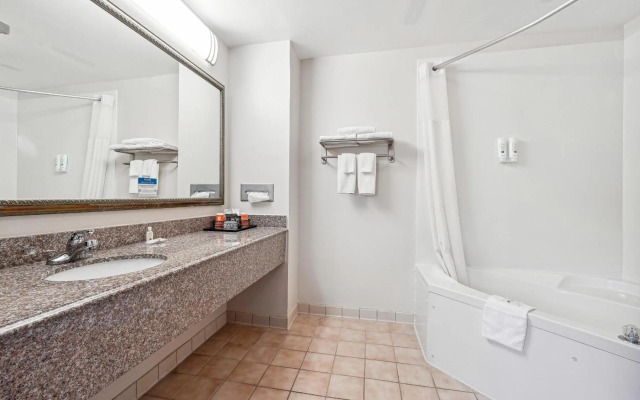 Quality Inn & Suites