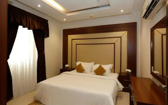 Hotelier Suites