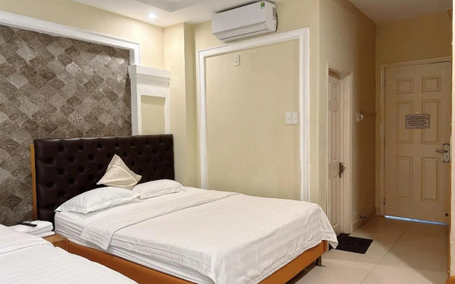 Royal Hotel
