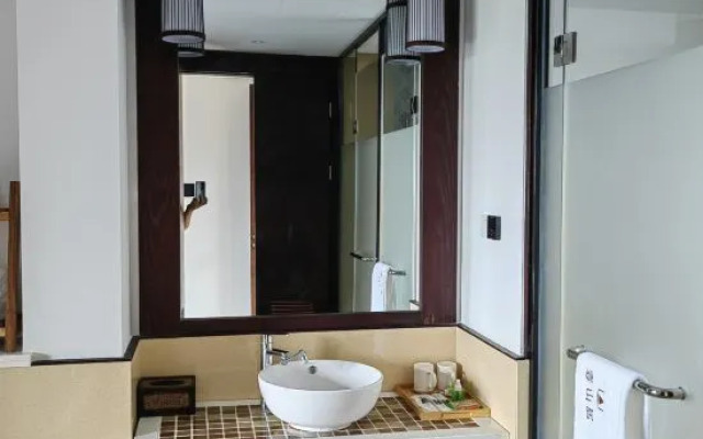 Lushanju Courtyard Rainforest Pool Holiday Meishu (Xishuangbanna Yuejingzhuang Branch)