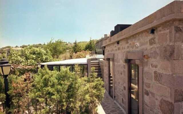 Assosyal Hotel