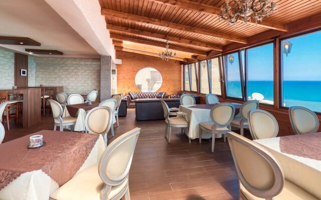 Flamingo Beach Hotel
