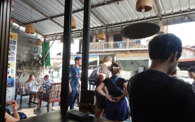 Vang Vieng Camellia Hotel