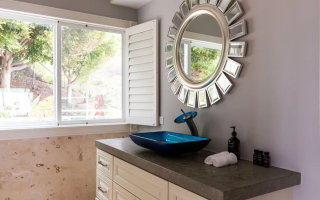 Sea Star by AvantStay | Gold Medal Olympian's Malibu Estate | Pool, Spa & Views