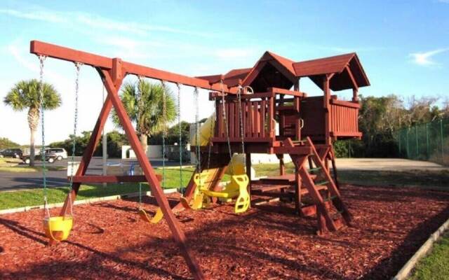 Summerhouse 101 3 Bedroom Condo by RedAwning