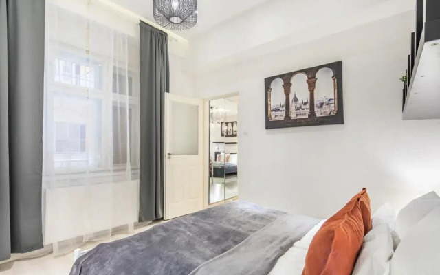 Grand Synagogue Dream Home