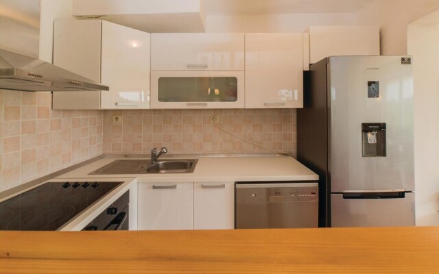 Stunning Home in Zdrelac With Wifi and 4 Bedrooms