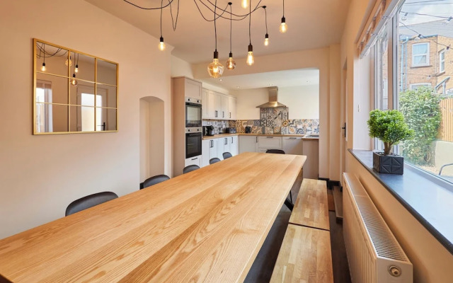 Host Stay Darcey House