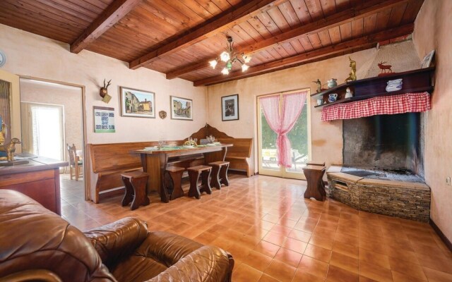 Stunning Home in Rovinj With Wifi and 5 Bedrooms