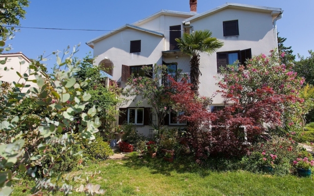 Spacious Apartment With Terrace, Near the Beach