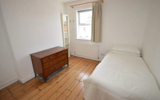 2 Bedroom Home in Gloucester Road