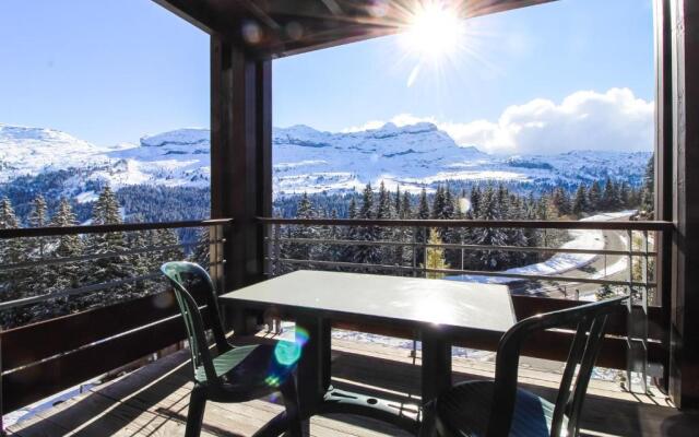 Stunning 3-bedroom apartment with mountain views