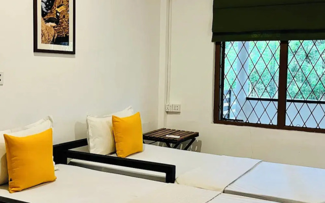 Funky Leopard Safari Lodge Bordering Yala National Park - Hostel