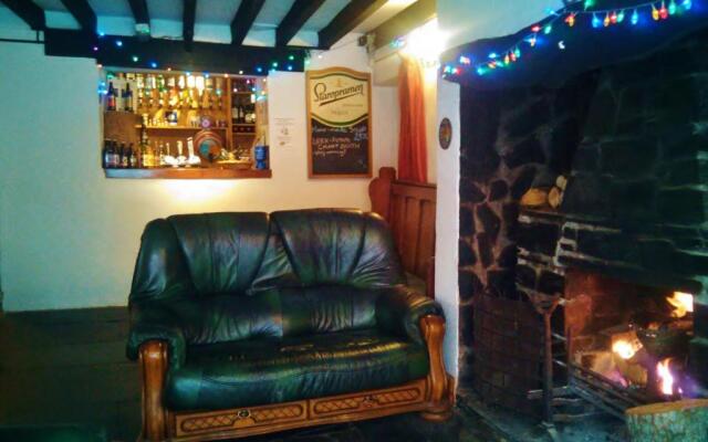 Pen-Y-Bont Hotel