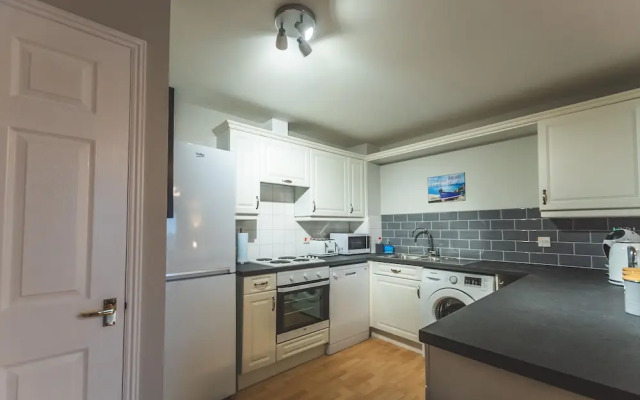 Vespasian Quay - Balcony overlooking the River Itchen - Secure & private parking